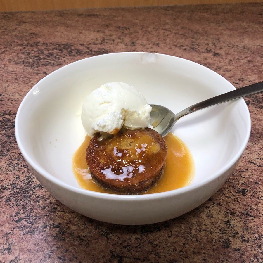 Sticky date pudding